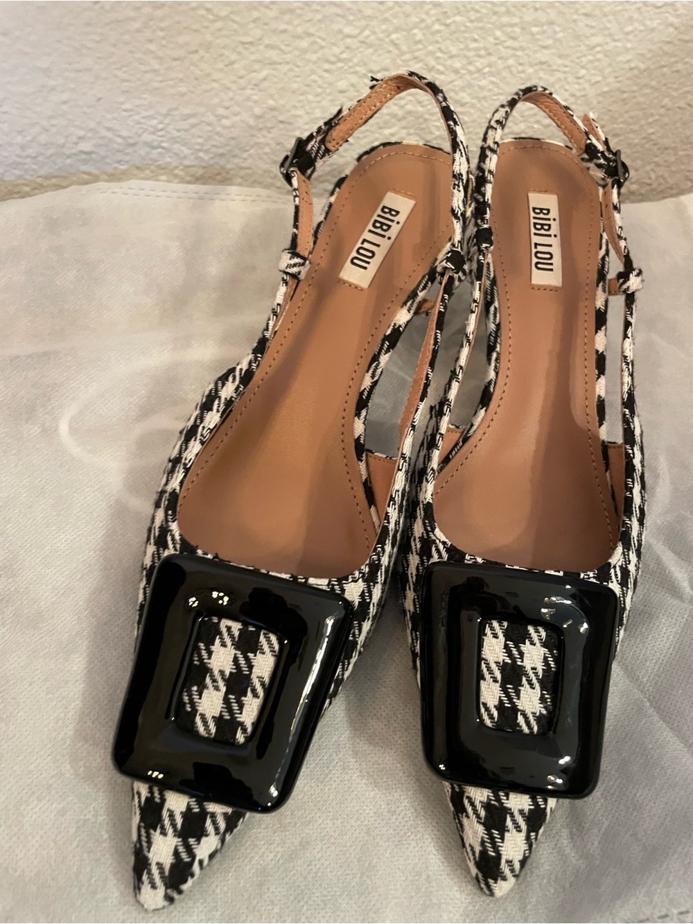 BIBI LOU HOUNDSTOOTH SLINGBACK HEELS *SIZE 40 EU *NEW $320.00 *NEVER WORN